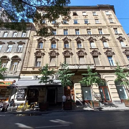 Mariann'S Modern Apartment In The City Center Budapest Exteriör bild